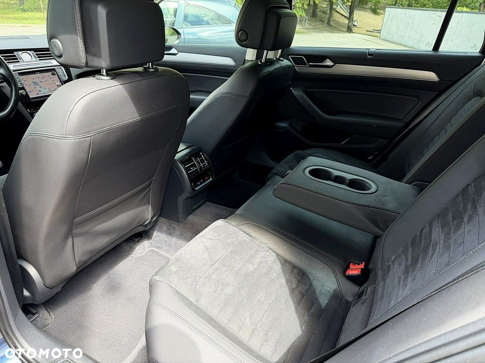 Volkswagen Passat - 13