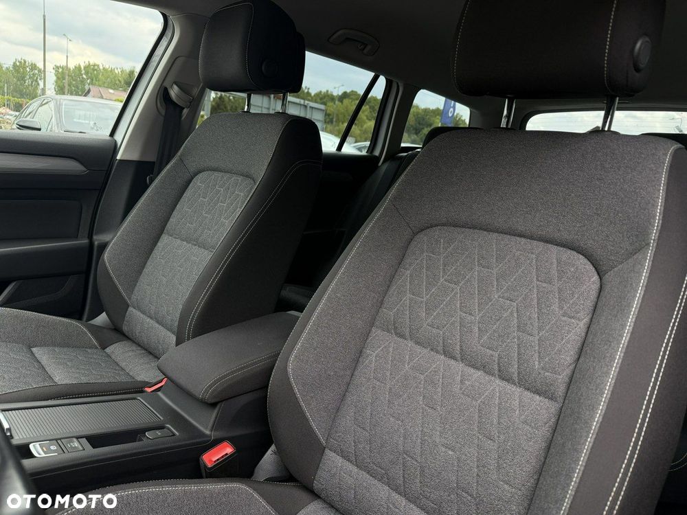 Volkswagen Passat - 12