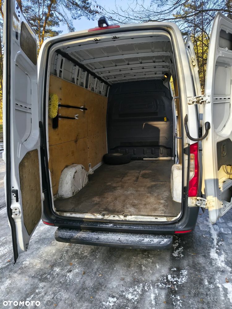 Mercedes-Benz Sprinter - 9