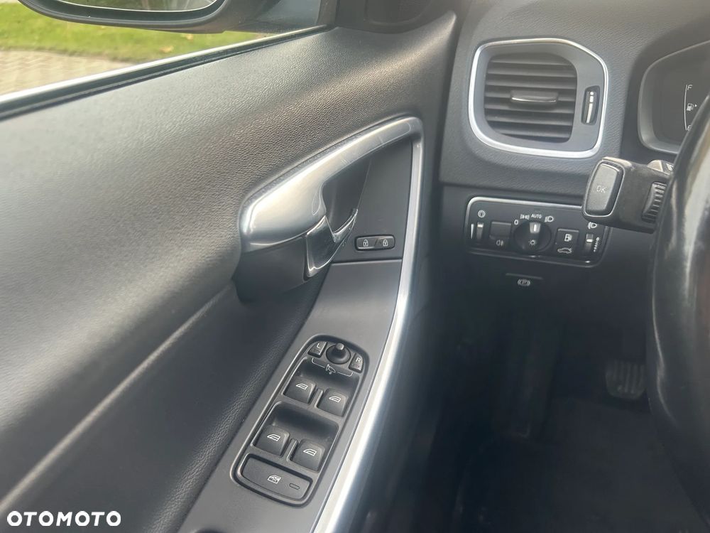 Volvo V60 D3 Momentum - 17