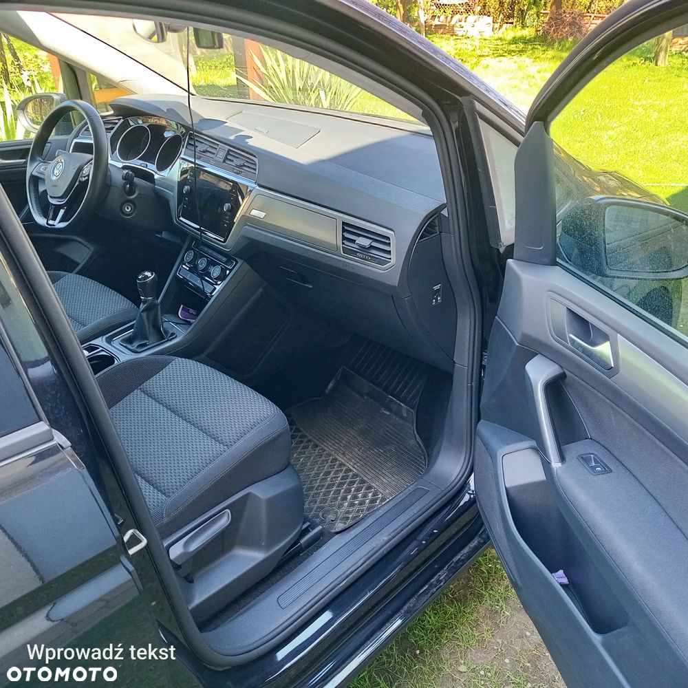 Volkswagen Touran - 10