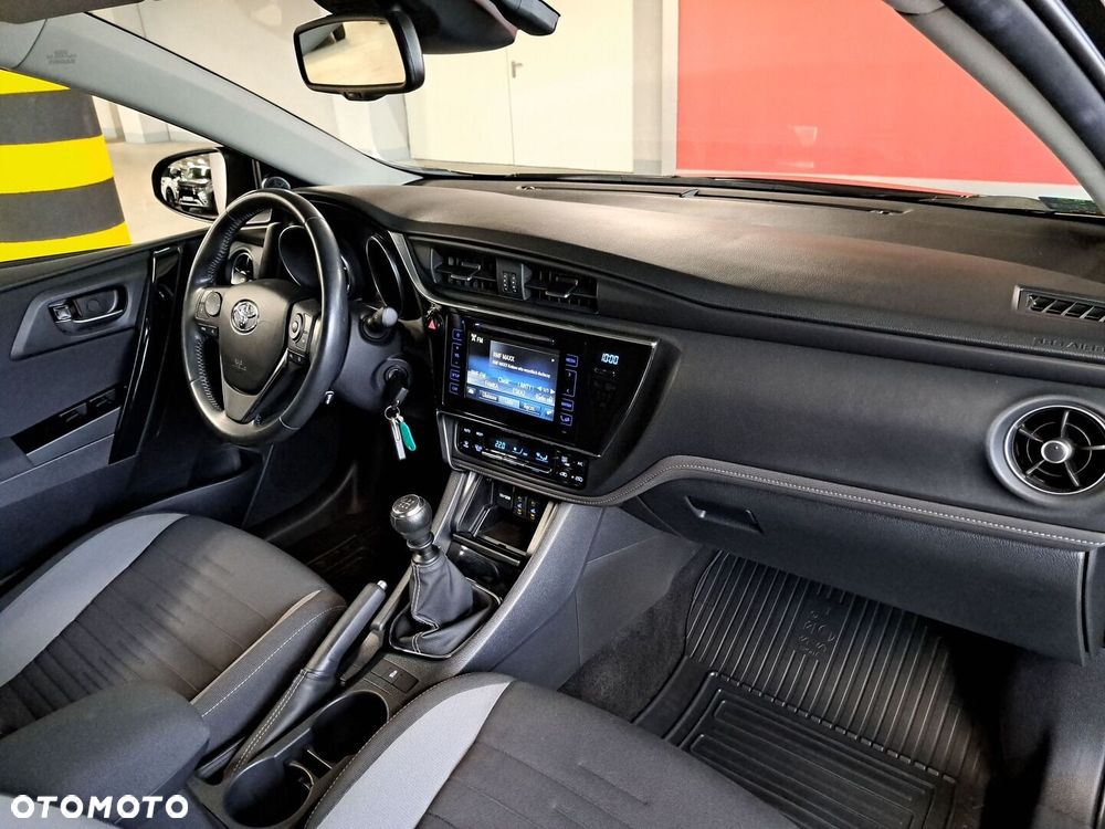 Toyota Auris - 17