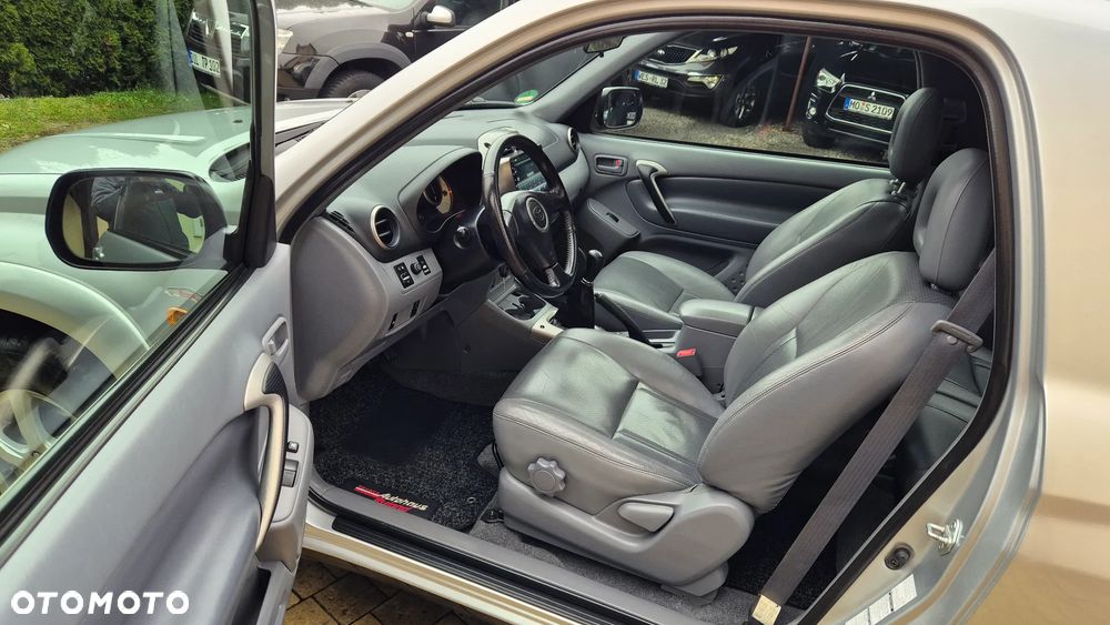 Toyota RAV4 4x4 Executive - 16