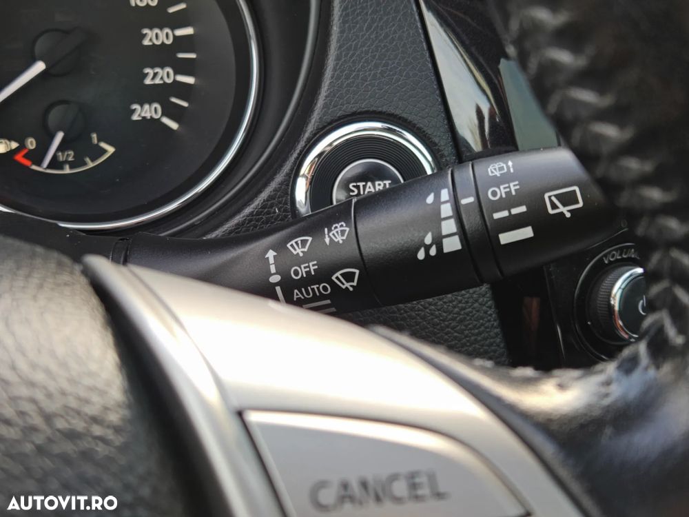 Nissan Qashqai 1.6 DCI Xtronic TEKNA - 19