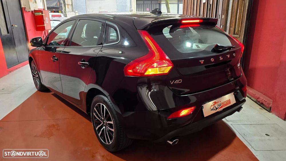 Volvo V40 2.0 D3 Momentum - 9