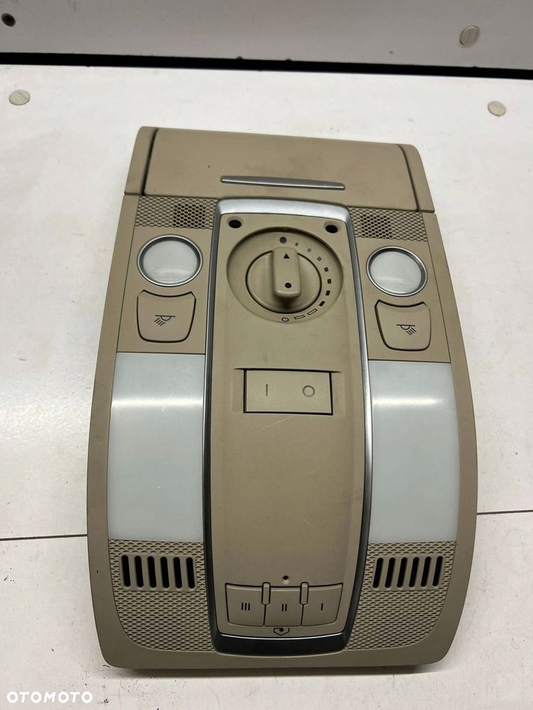 4F0 947 135 BR Lampka sufitowa Audi A6 S6 C6 4F - 1
