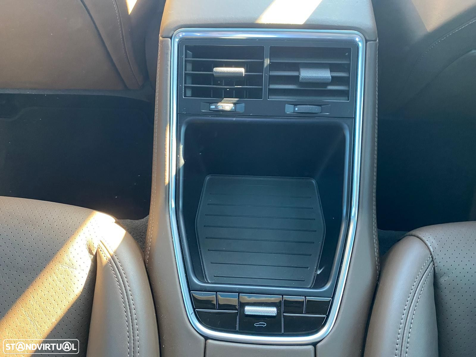 Porsche Panamera 4 E-Hybrid Platinum Edition - 30