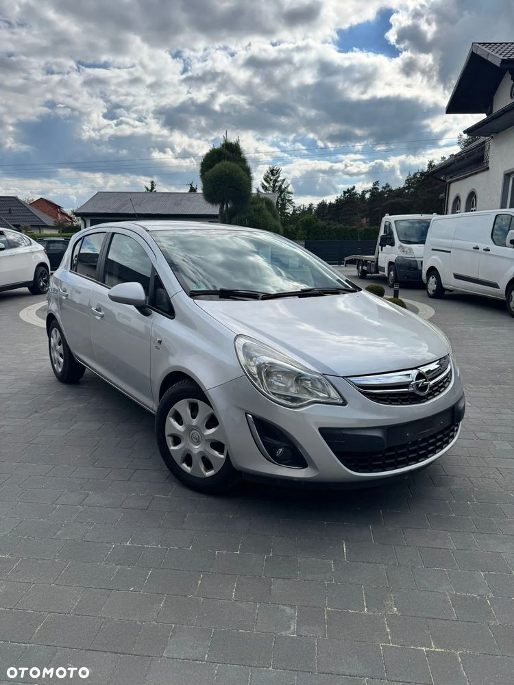 Opel Corsa 1.2 16V Cosmo - 2
