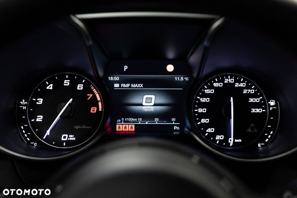 Alfa Romeo Giulia - 37