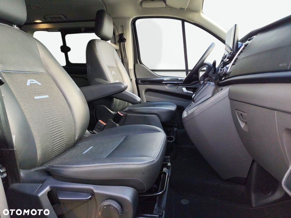 Ford Tourneo Custom - 23