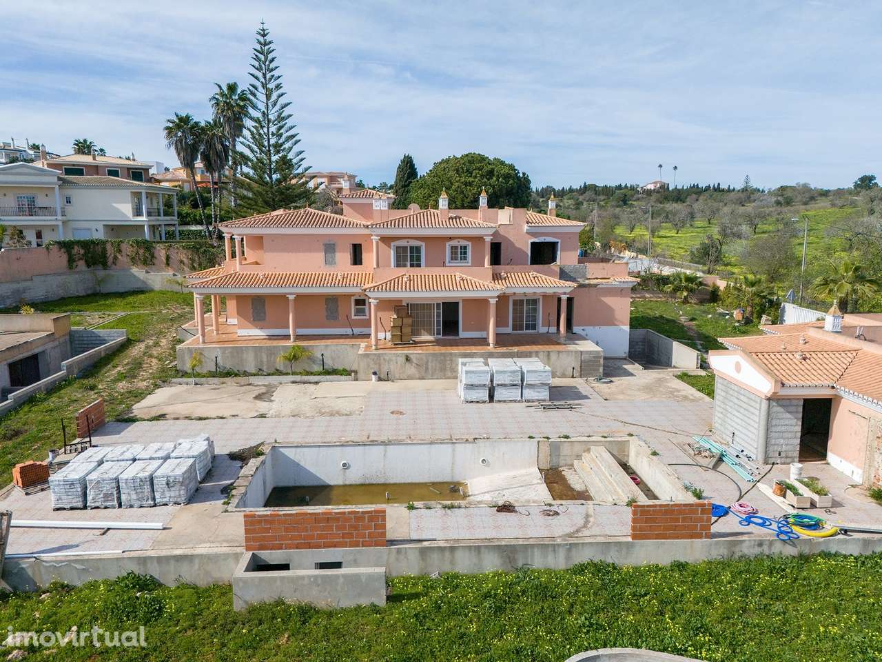 MORADIA COM EXCELENTE LOCALIZAÇÃO PARA OPORTUNIDADE DE INVESTIMENTO,EM - Grande imagem: 4/11