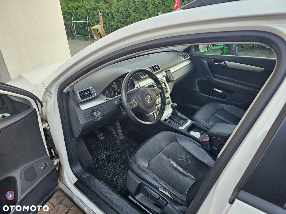 Volkswagen Passat 2.0 TDI Comfortline - 5