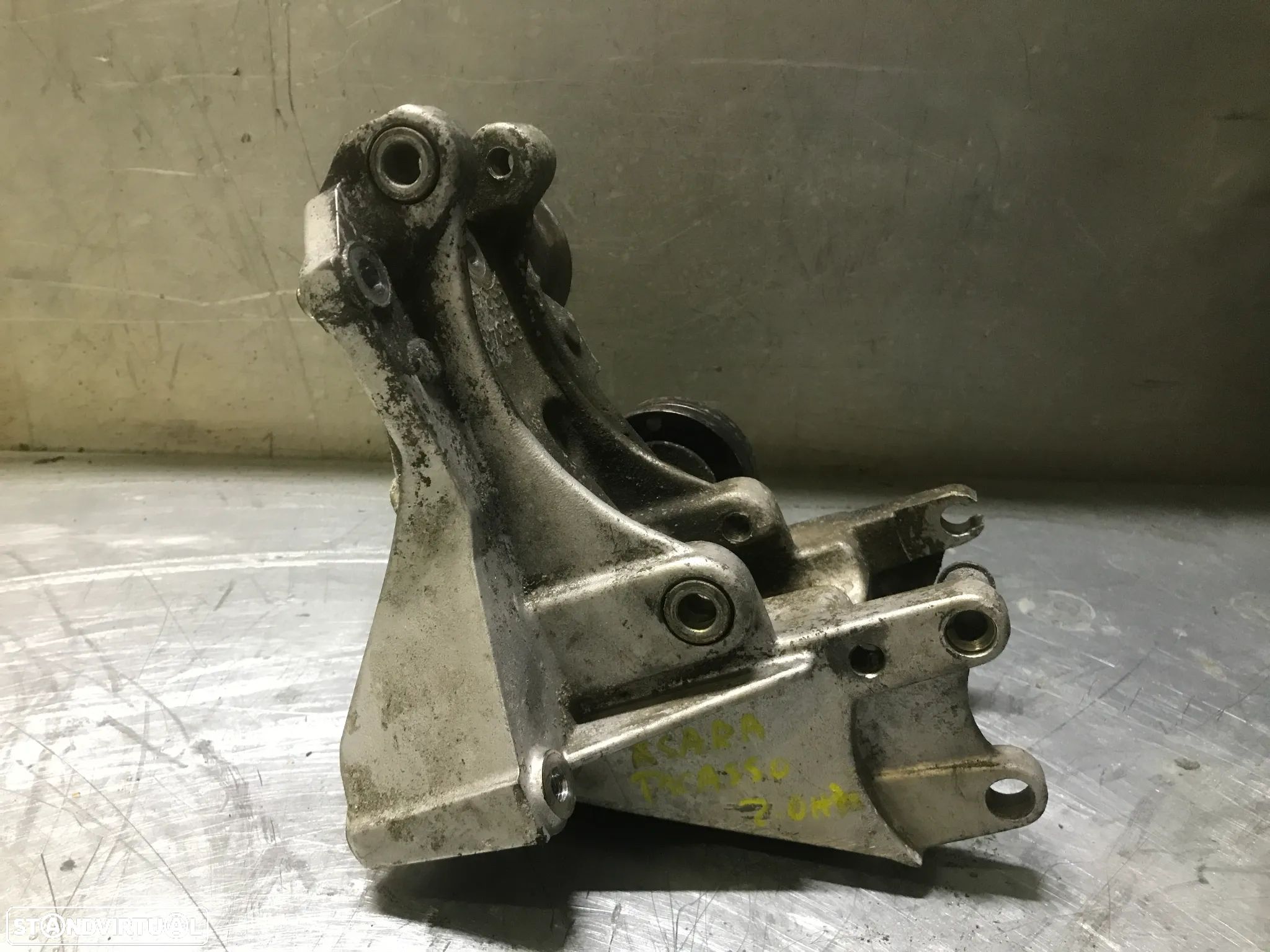 SUPORTE / APOIO DO ALTERNADOR PEUGEOT / CITROEN 2.0HDI 96348183 96348179 - 1