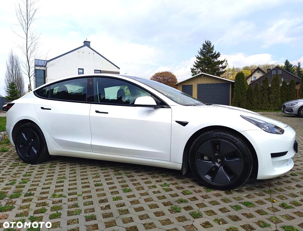 Tesla Model 3 - 7