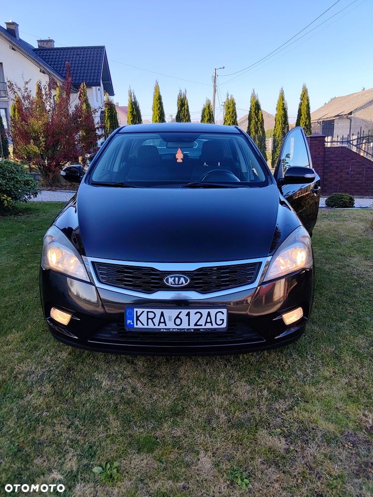 Kia Ceed - 14