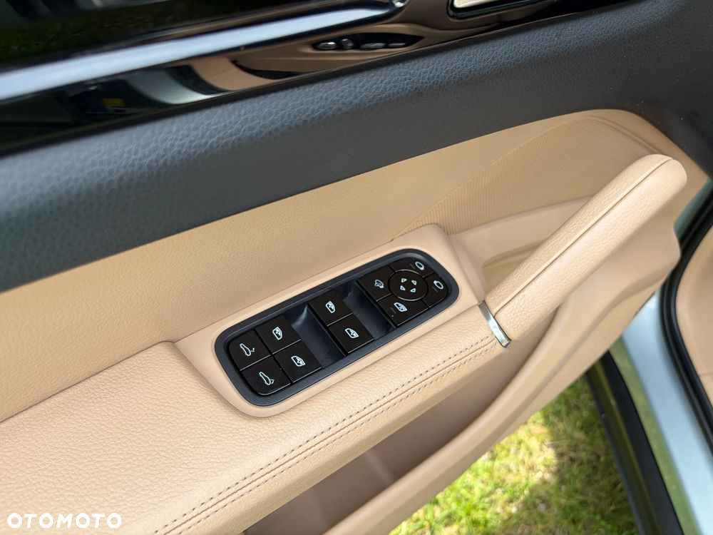 Porsche Cayenne Platinum Edition - 14