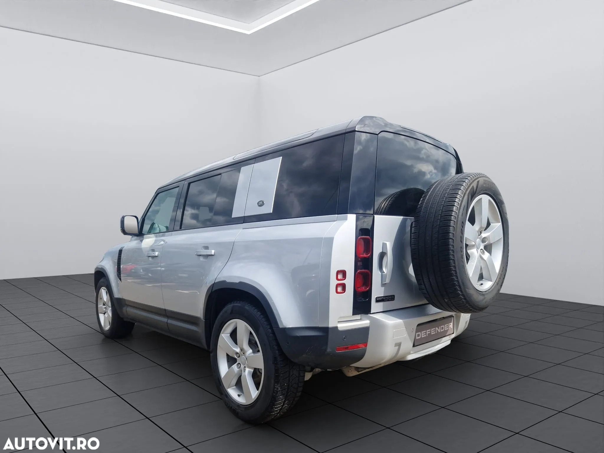 Land Rover Defender 110 2.0L D240 First Edition - 3