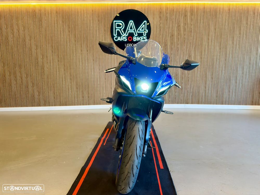 Yamaha YZF R7 - 24