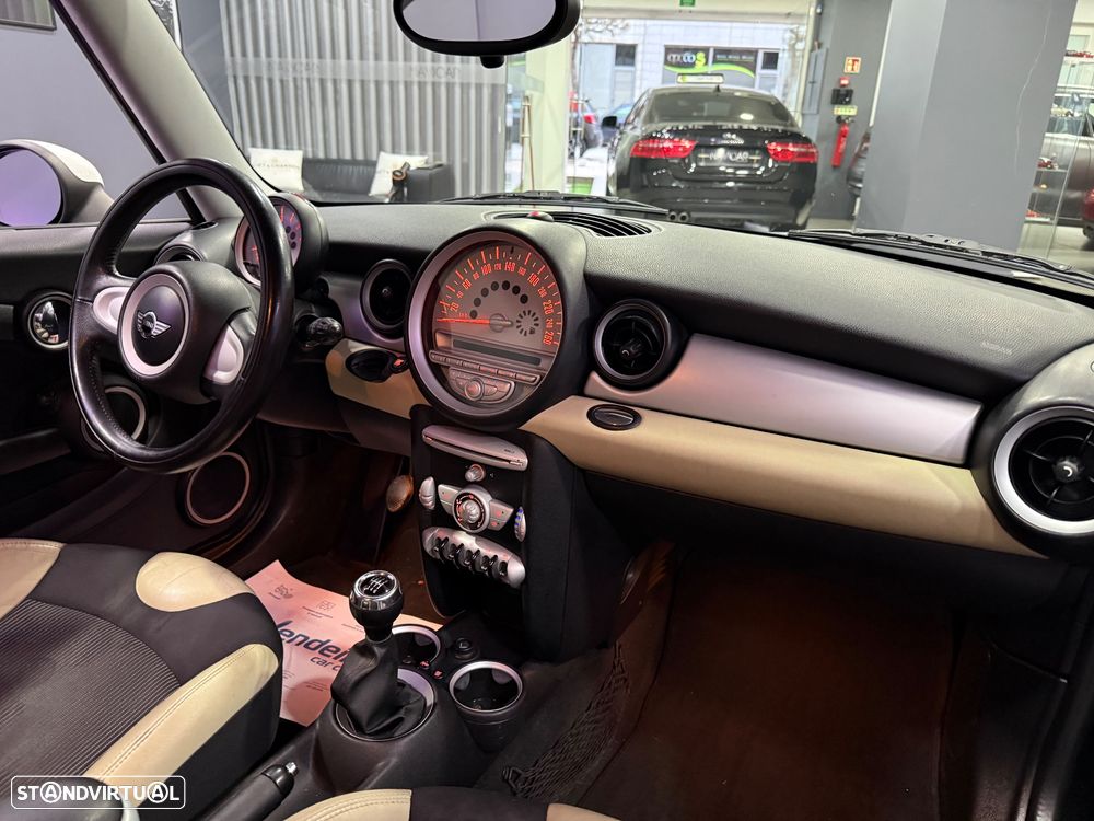 MINI 3 Portas Cooper D - 16