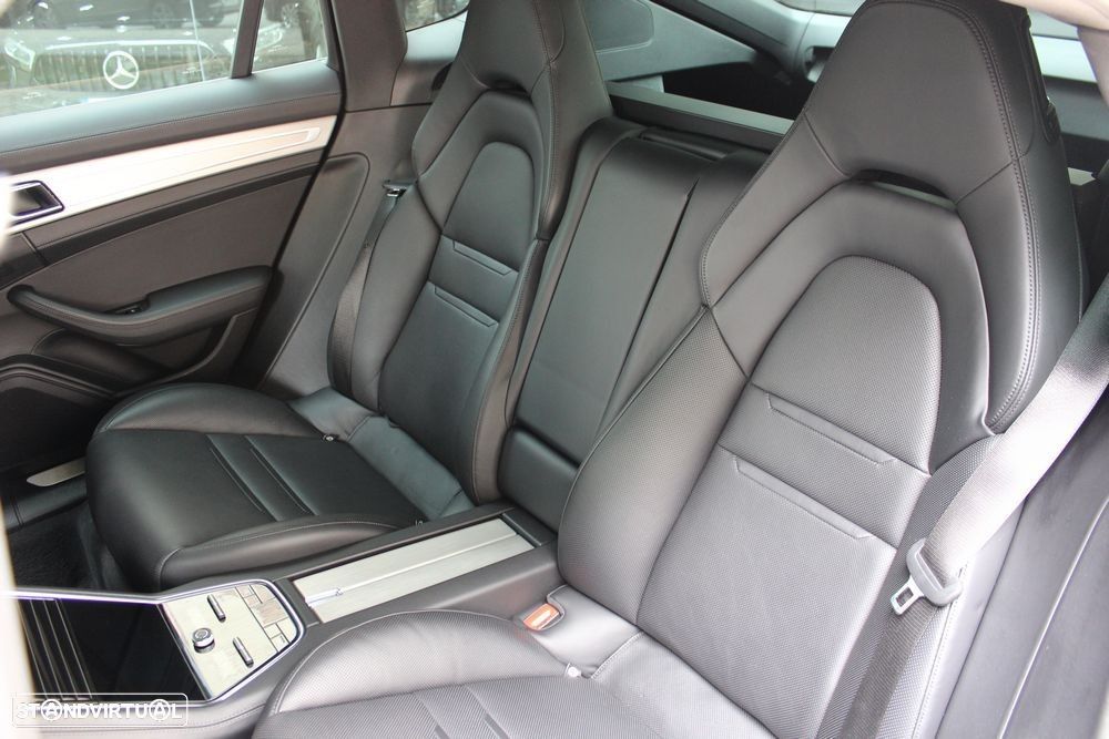 Porsche Panamera 4 S - 23