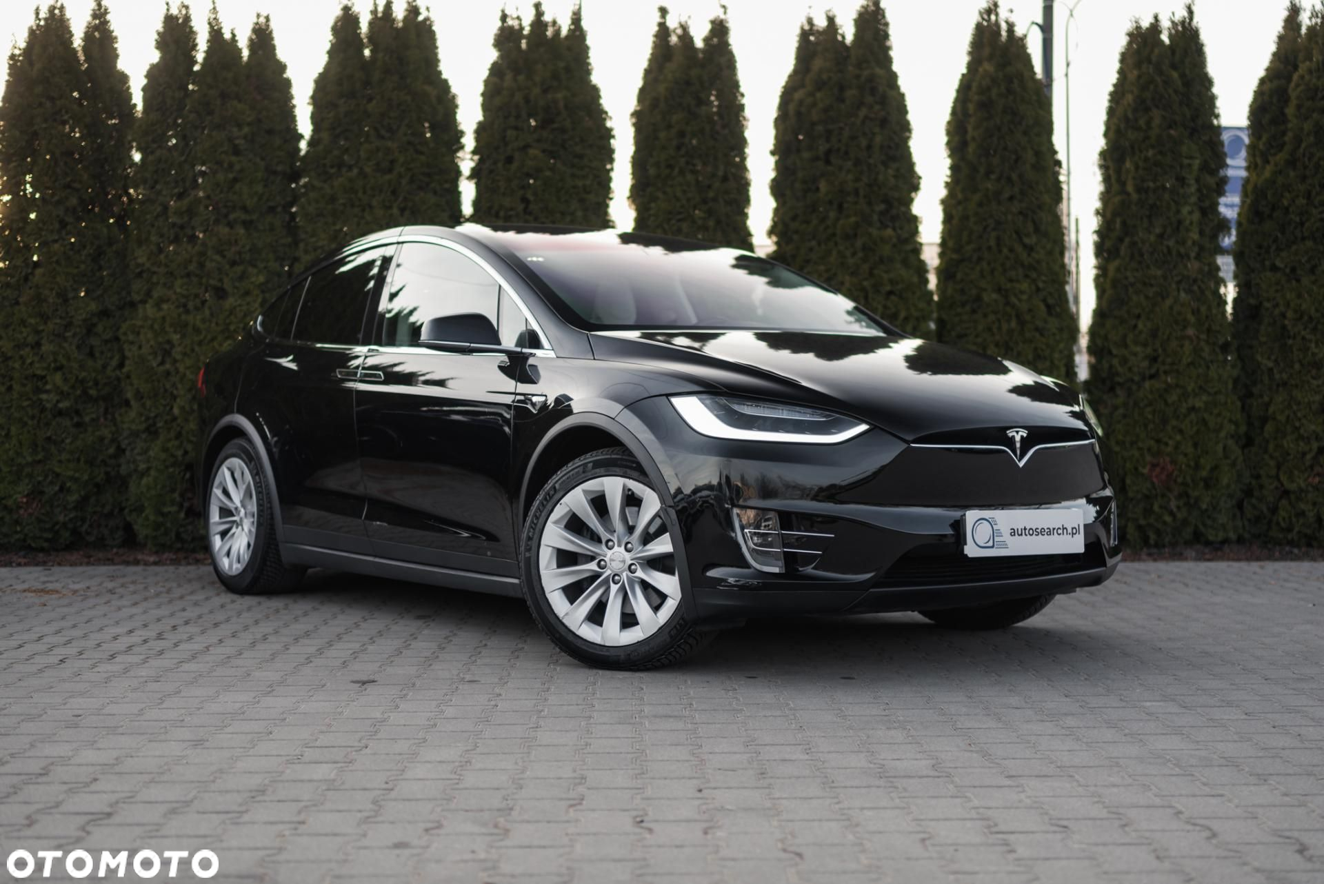 Tesla Model X - 3