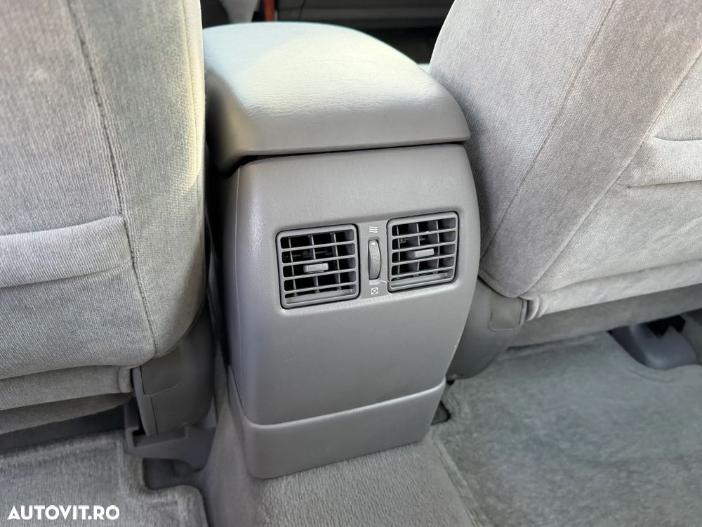 Toyota Camry - 23