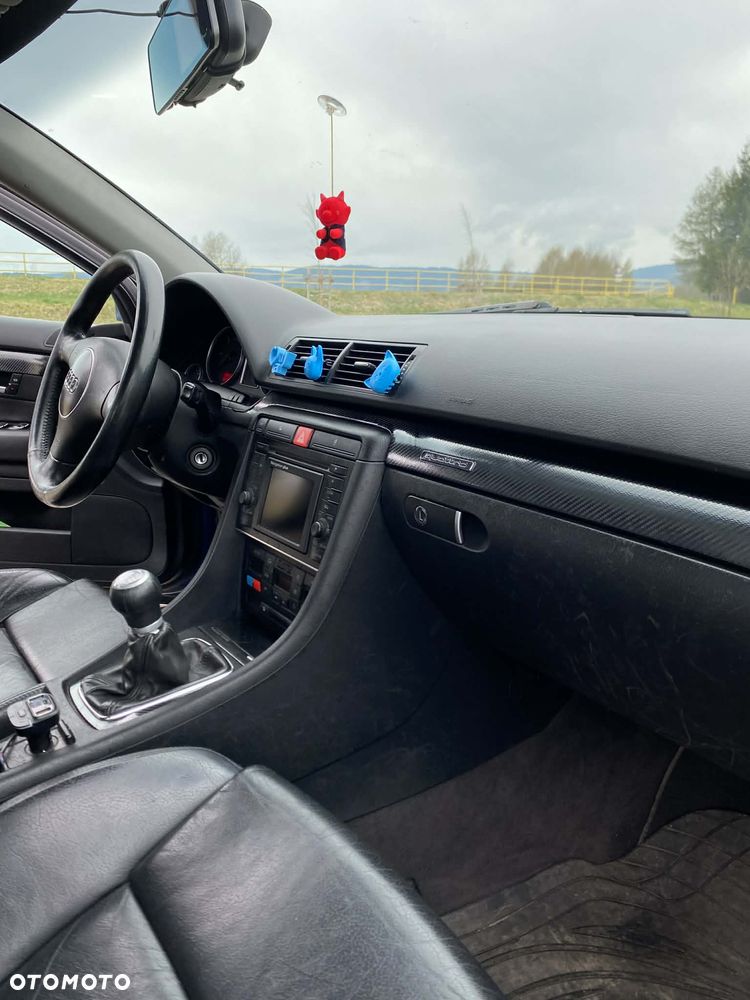 Audi A4 Limousine - 10