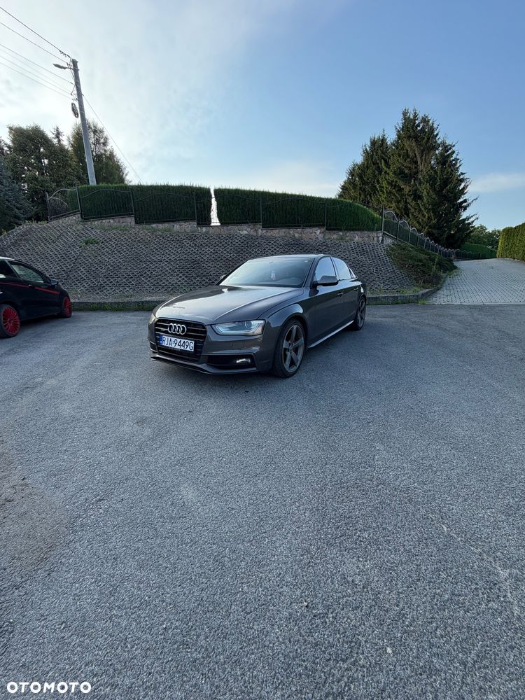 Audi A4 Limousine - 1