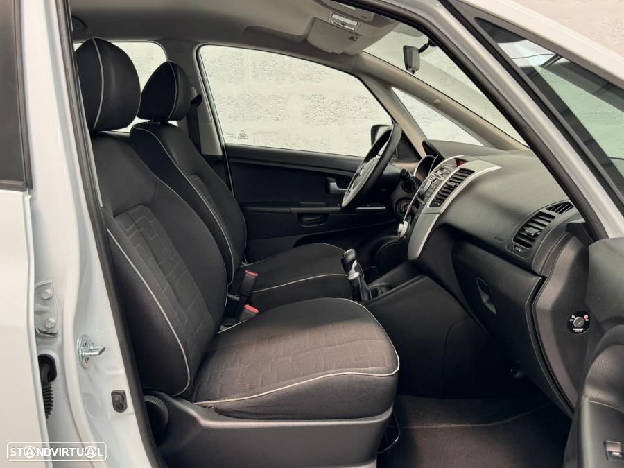 Kia Venga 1.4 CRDi ISG More - 25