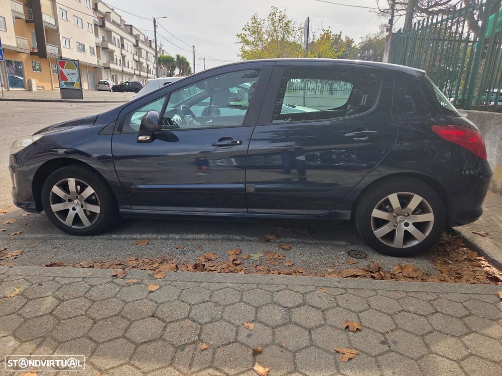 Peugeot 308 1.6 HDi Executive - 3