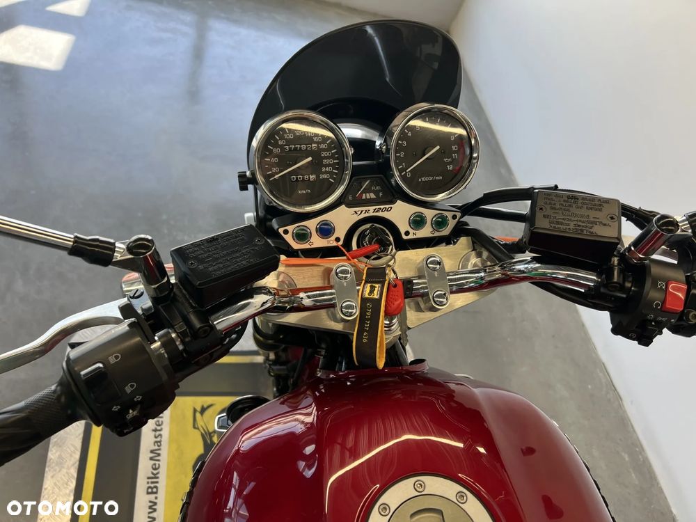 Yamaha XJR - 20