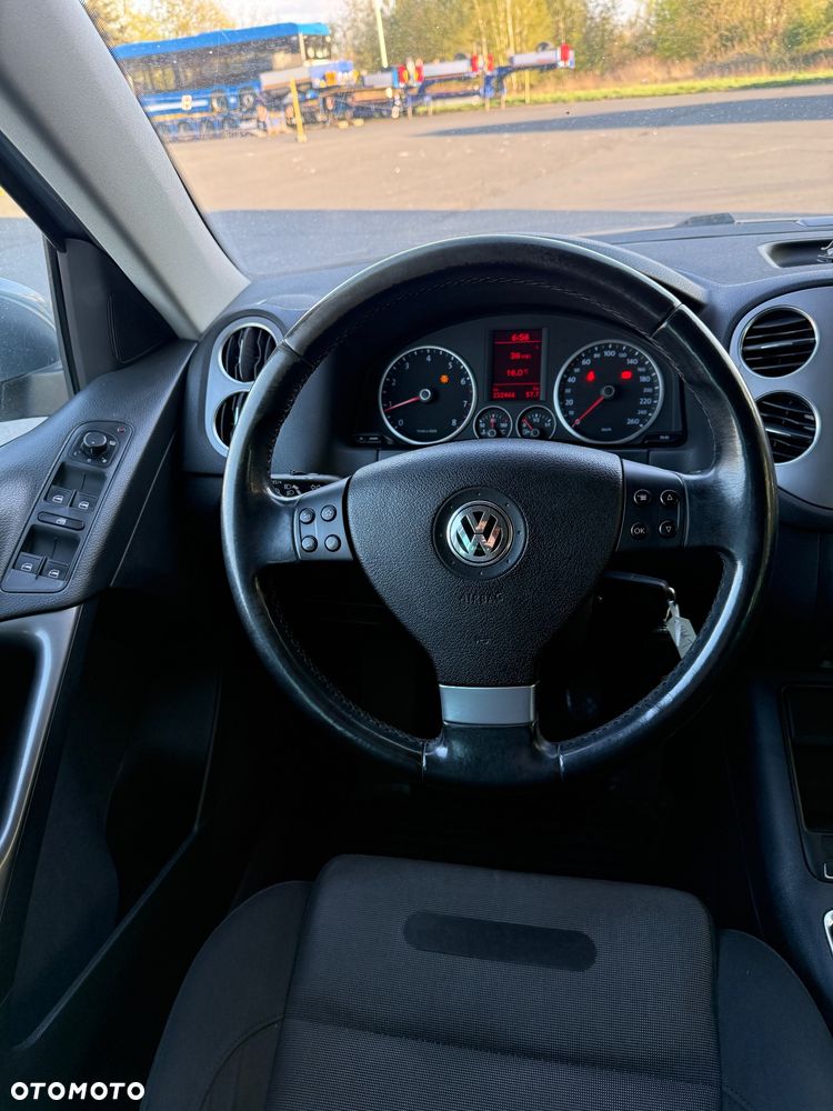 Volkswagen Tiguan 2.0 TSI 4Motion Track & Field - 17