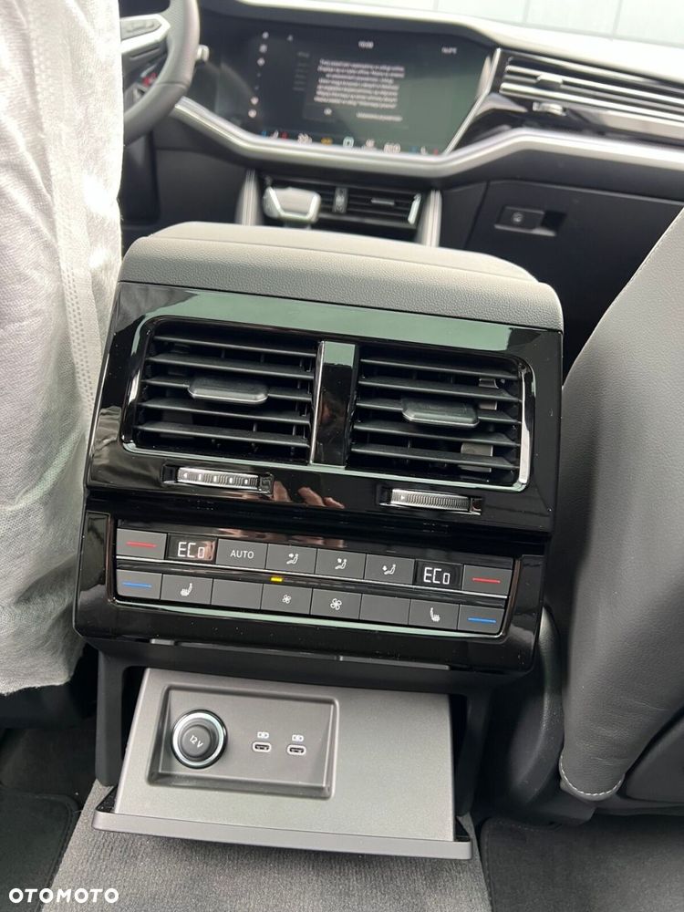 Volkswagen Touareg - 11