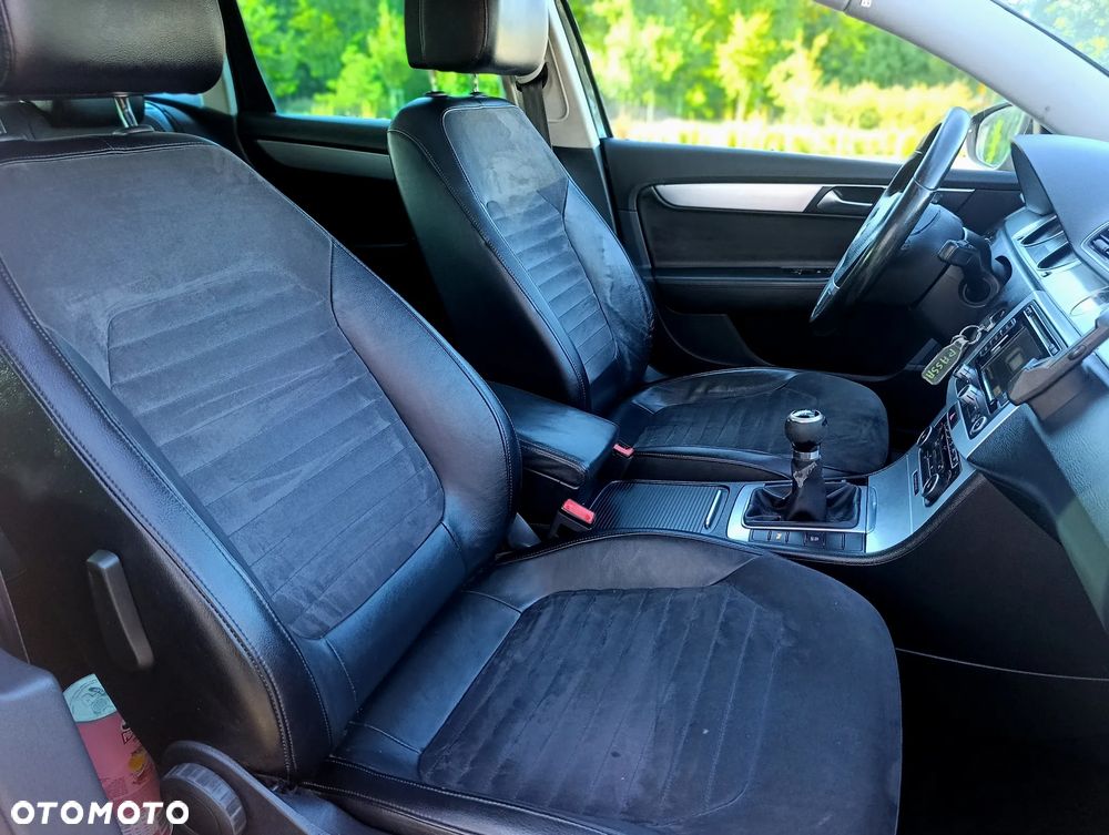 Volkswagen Passat - 14