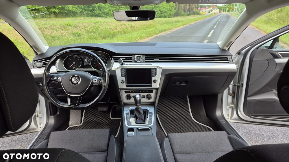 Volkswagen Passat 2.0 TDI SCR 4Mot DSG Comfortline - 28