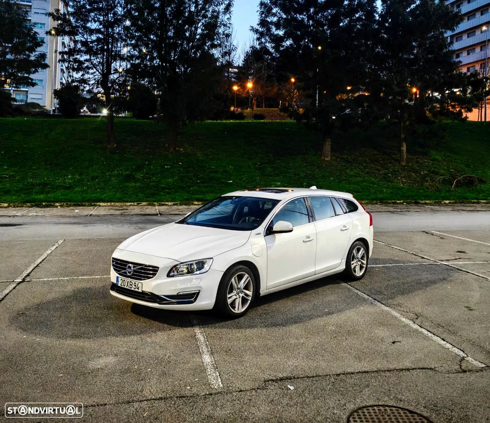 Volvo V60 2.4 D6 R-Design Sum.AWD Phev - 19