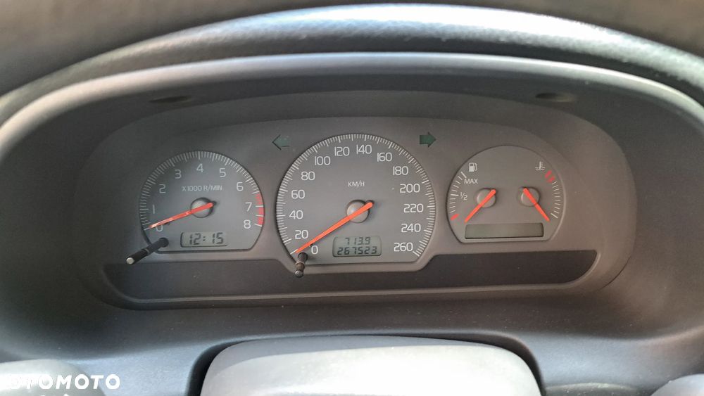 Volvo V40 1.8 - 16