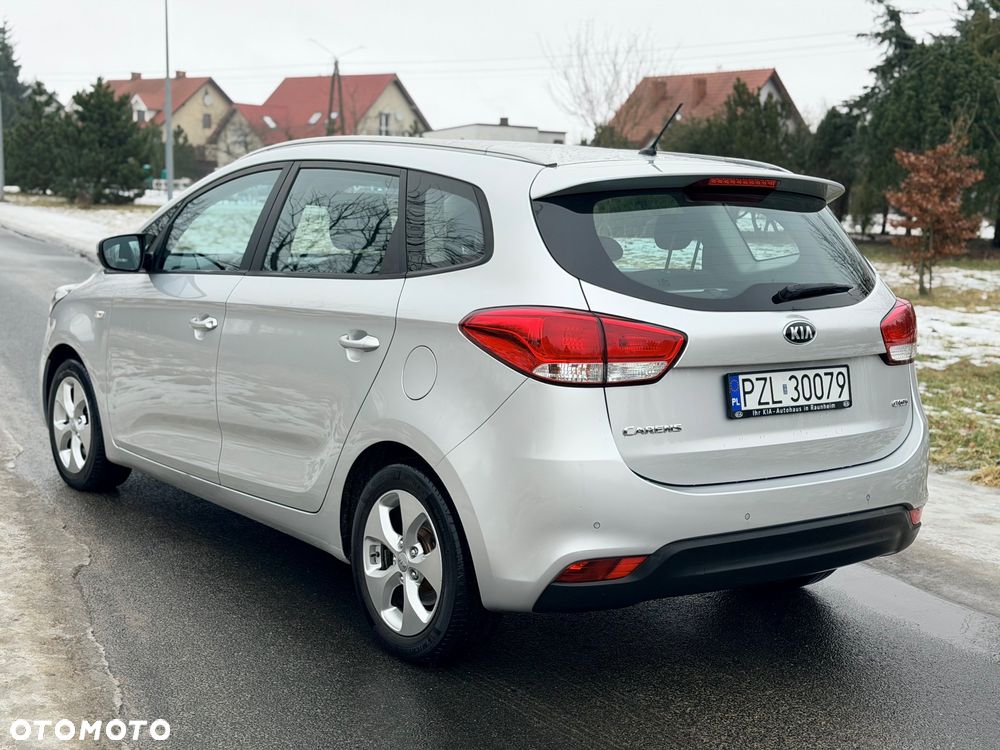 Kia Carens 1.7 CRDi 136 Dream Team Edition - 4