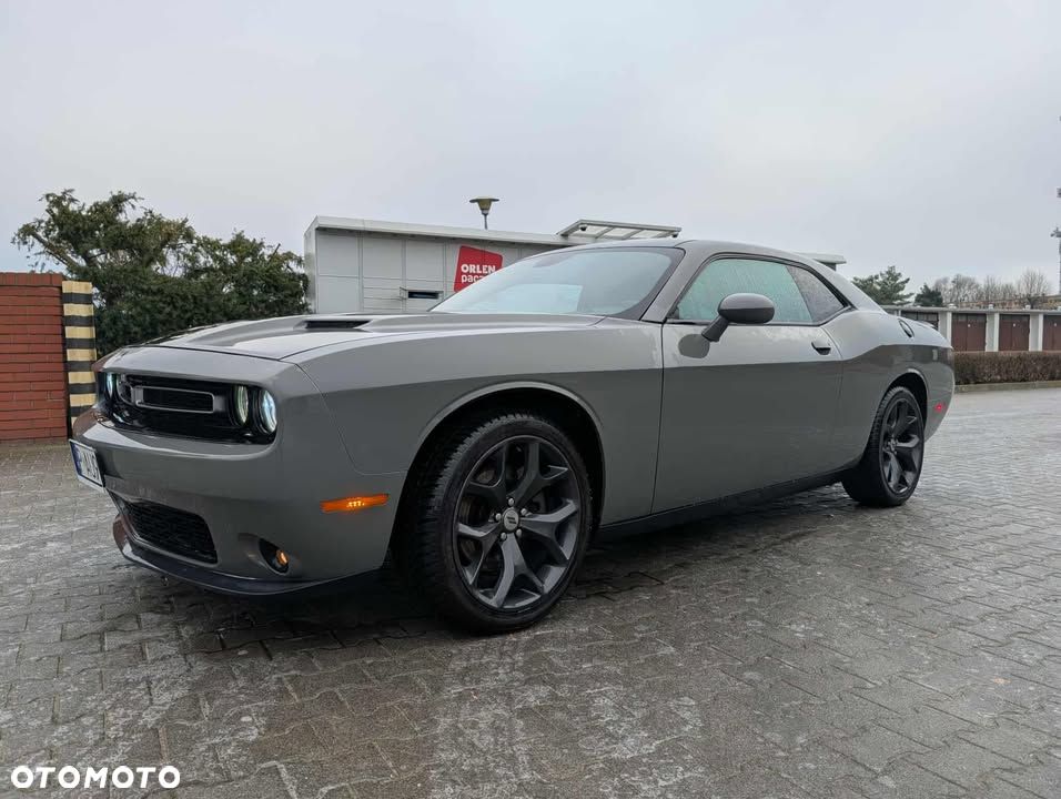 Dodge Challenger - 10