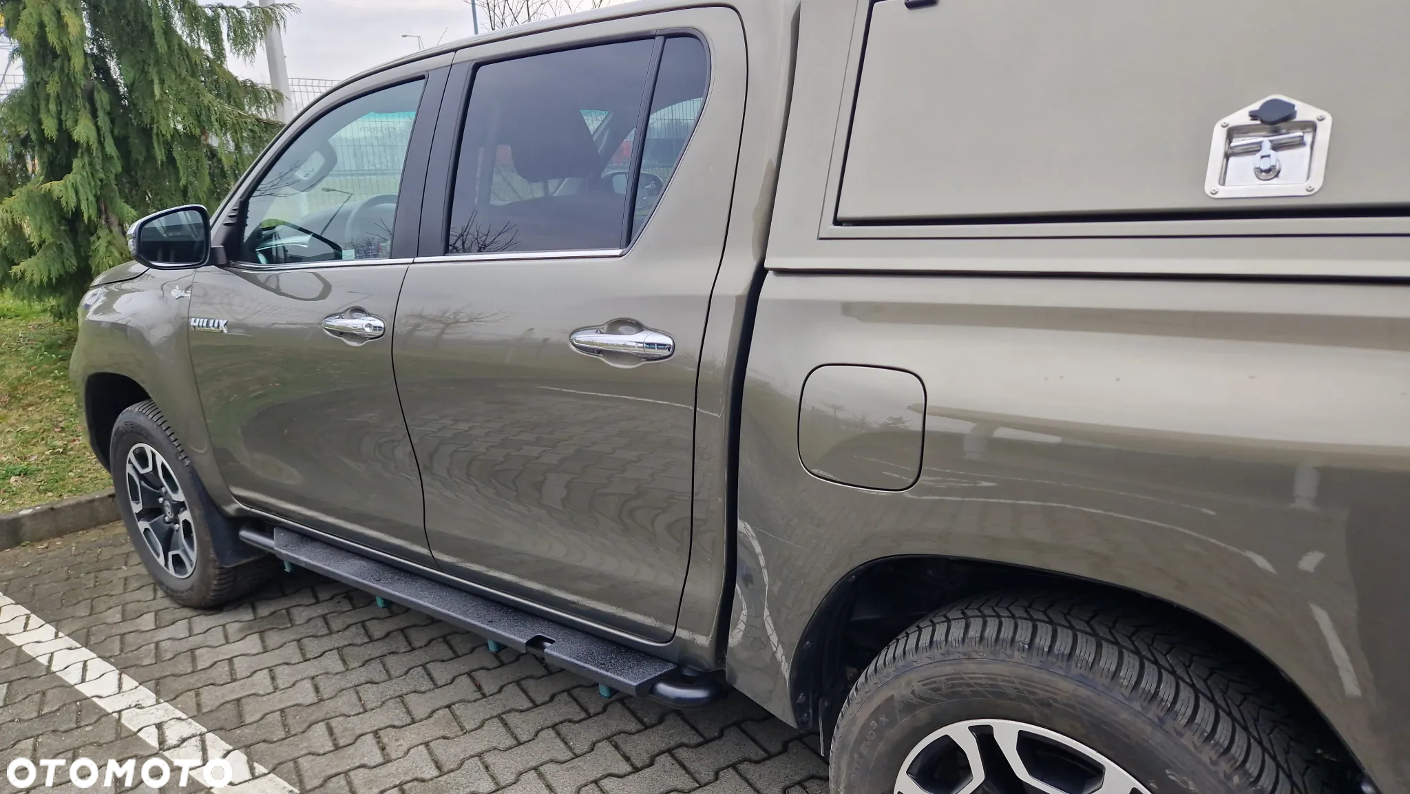 Toyota Hlux Progi boczne, orurowanie boczne - 2