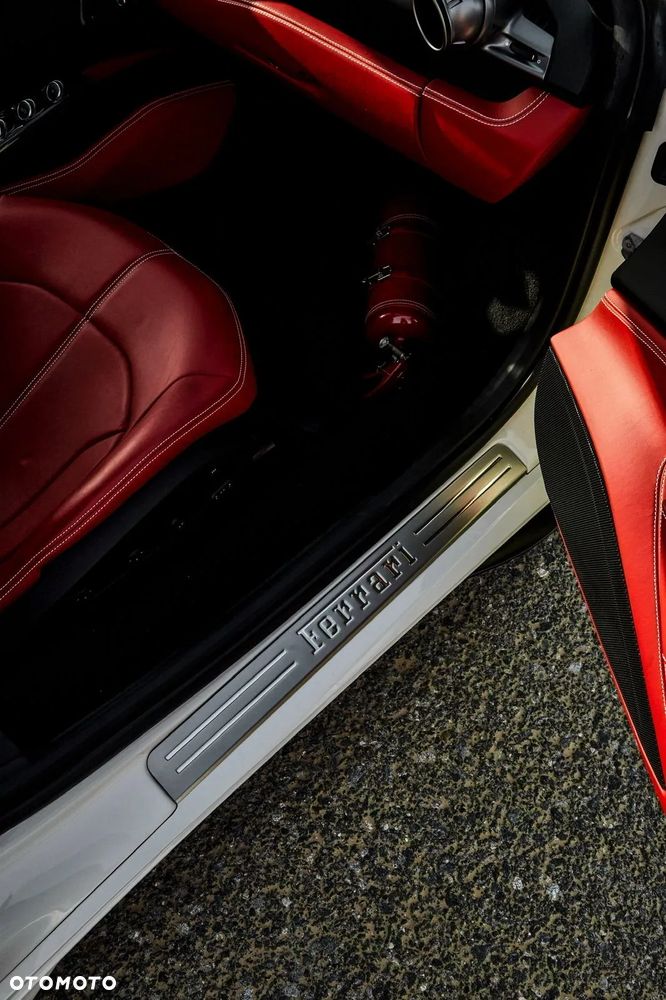 Ferrari F8 Tributo - 10