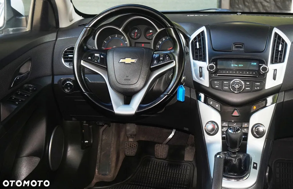 Chevrolet Cruze - 27