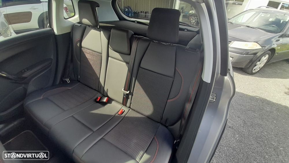 Peugeot 2008 1.6 BlueHDi GT Line - 12