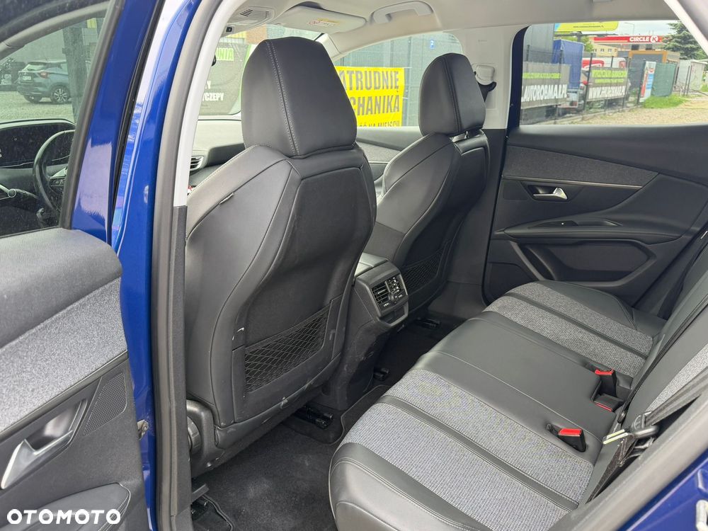 Peugeot 3008 1.6 PureTech GPF Active S&S EAT8 - 11
