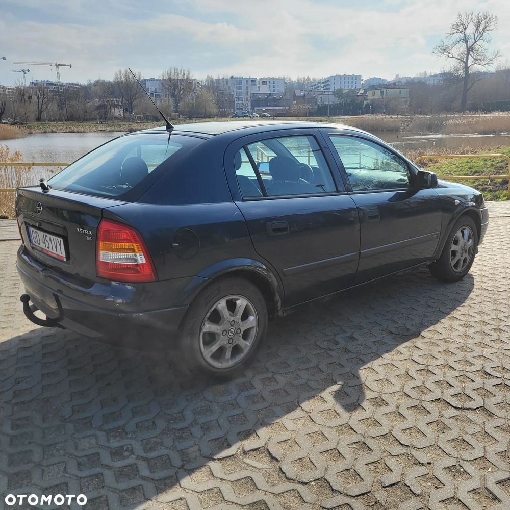 Opel Astra - 4
