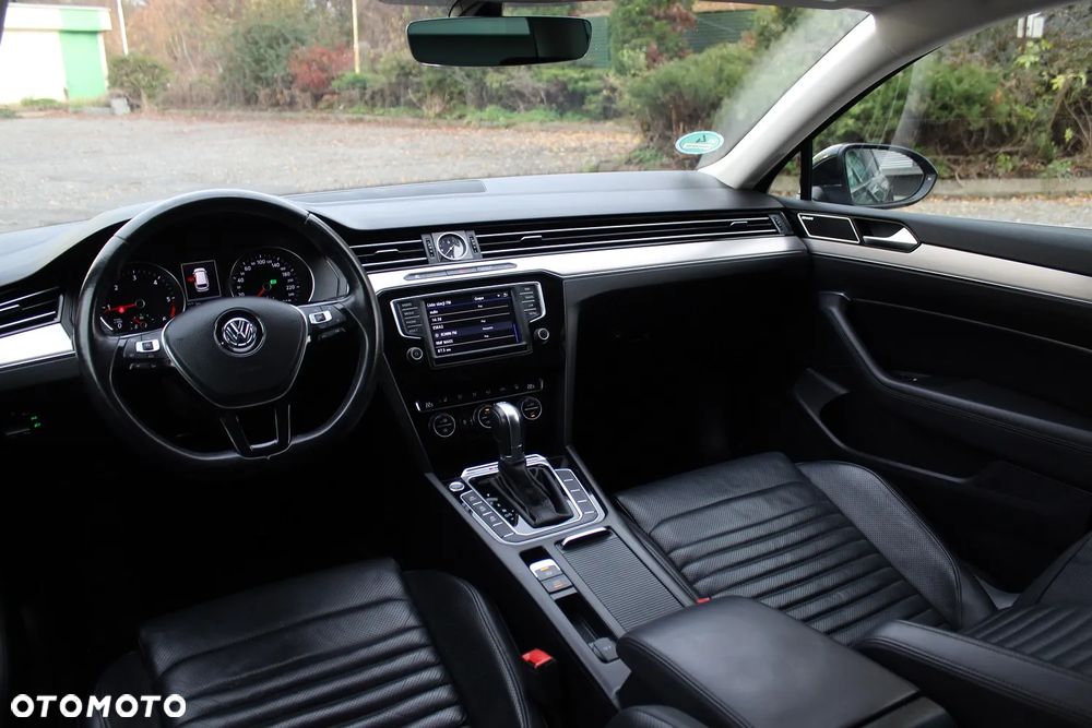 Volkswagen Passat Variant 2.0 TDI 4Mot R-Line Edition DSG - 14