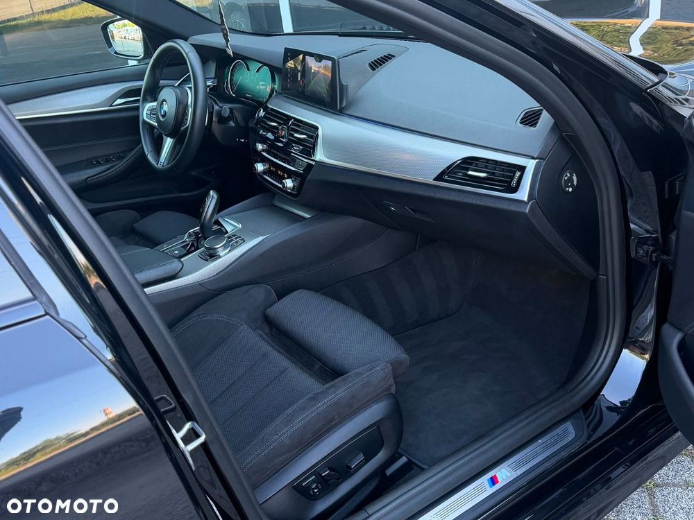 BMW Seria 5 525d M Sport sport - 25