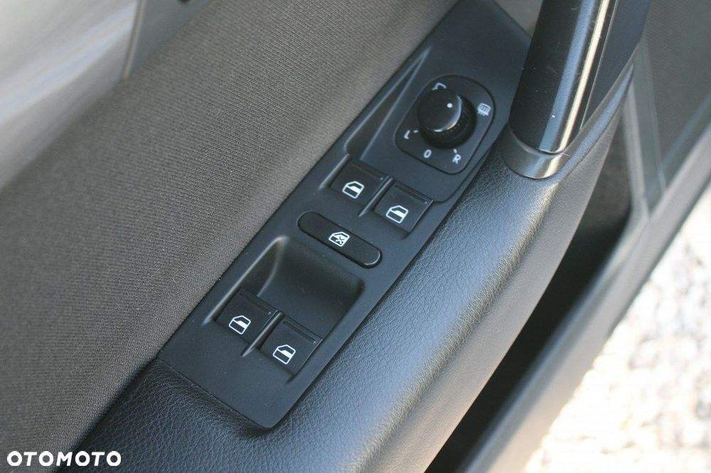 Volkswagen Passat - 16