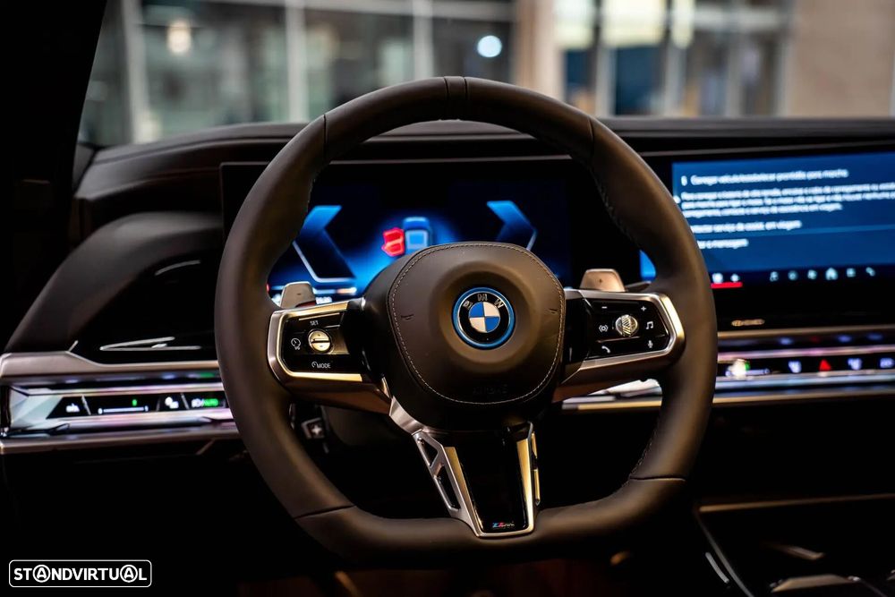 BMW 750 750e xDrive Pack Desportivo M Pro - 17