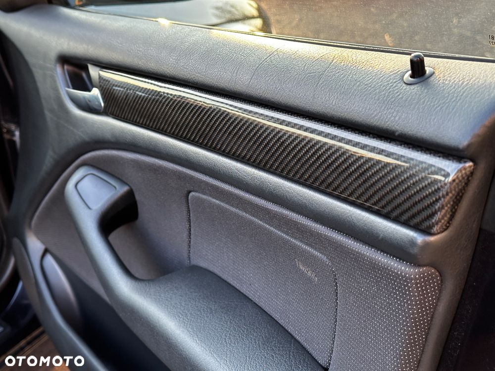 BMW Seria 3 330i - 29